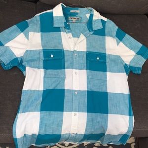 Button down short sleeve shirt